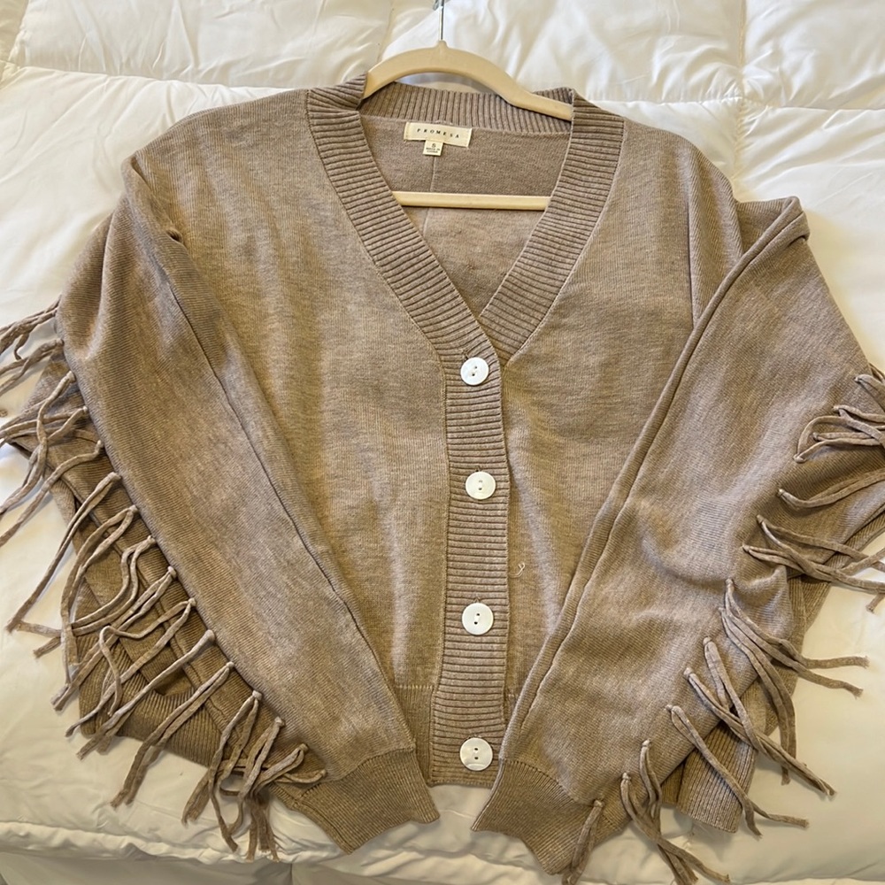 Flared sleeved sweater